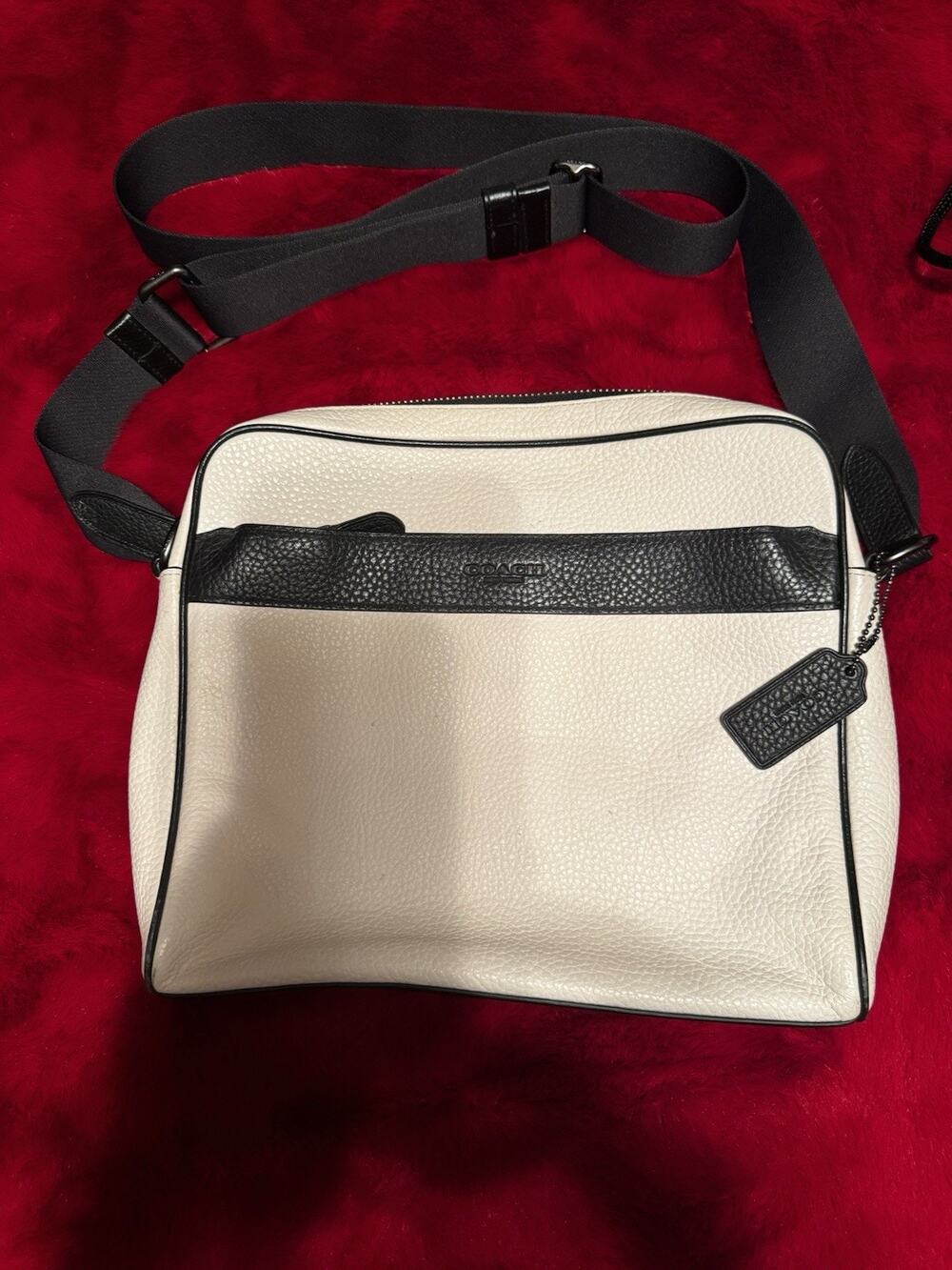 Coach Charles Camera Crossbody Bag F26077 Pebbled Leather Chalk Black EUC